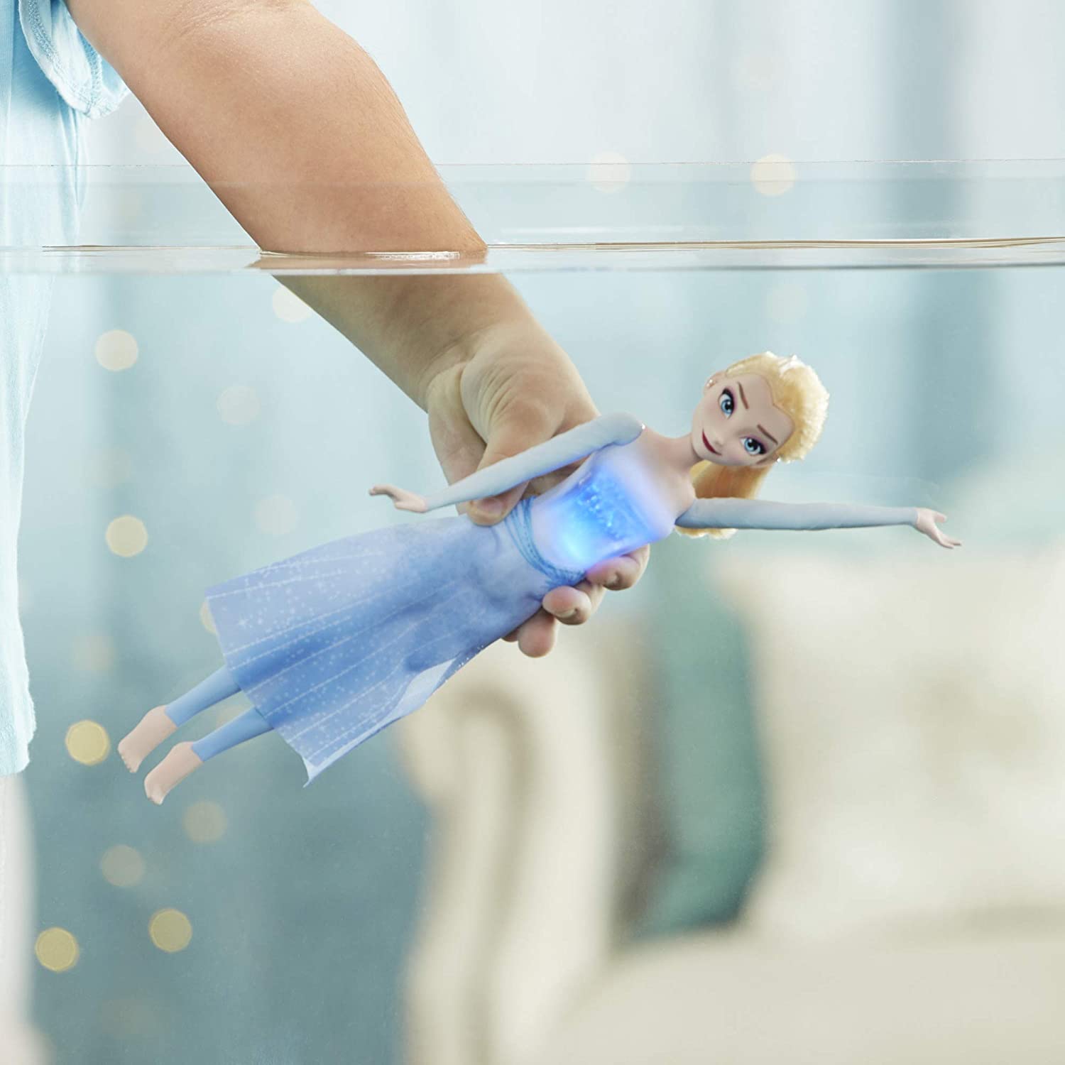Hasbro Frozen 2 Splash and Sparkle Elsa Doll